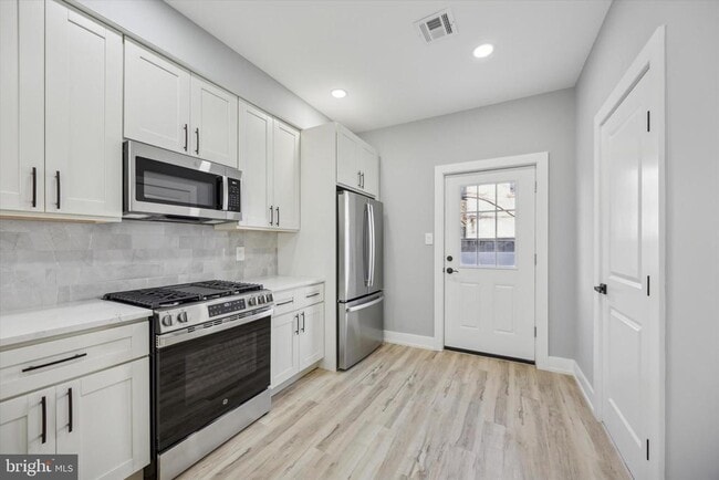Building Photo - 451 Fitzgerald St
