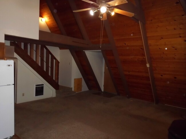 Building Photo - Nice house in South Lake Tahoe available now!