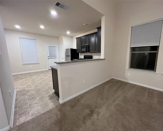 Building Photo - 14633 E Pine Heart Dr