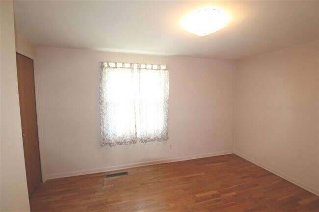 Building Photo - 6496 Calkins Rd