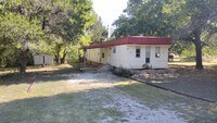 Building Photo - 2 Bedroom 2 Bathroom Home In Granbury