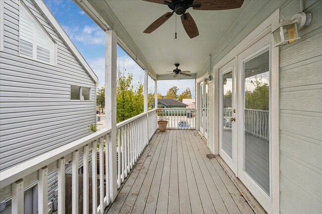 Building Photo - 731 Heights Blvd