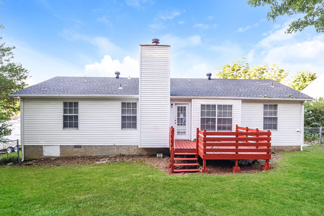 Building Photo - Charming 3 Bedroom in La Vergne!