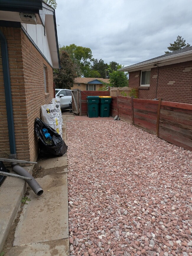 Building Photo - 7070 Beacon Way