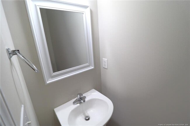 Building Photo - 120 Downing Bluff Dr
