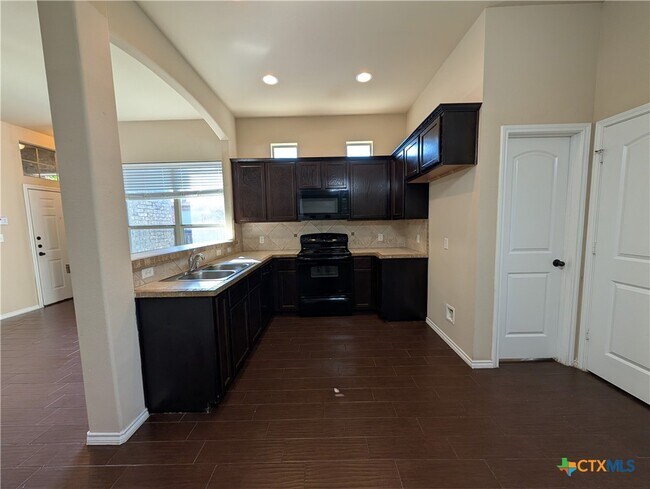 Building Photo - 957 Brown Rock Dr