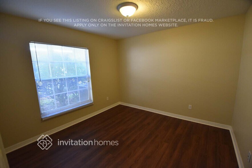 Building Photo - 115 Secluded Oak Ct