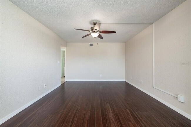 Building Photo - 5950 Pelican Bay Plaza S