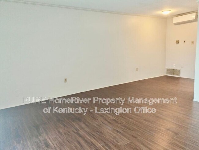 Building Photo - 1685 Alexandria Dr
