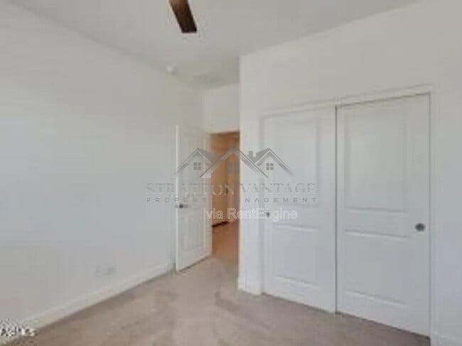 Building Photo - 37755 N Bentgrass Rd