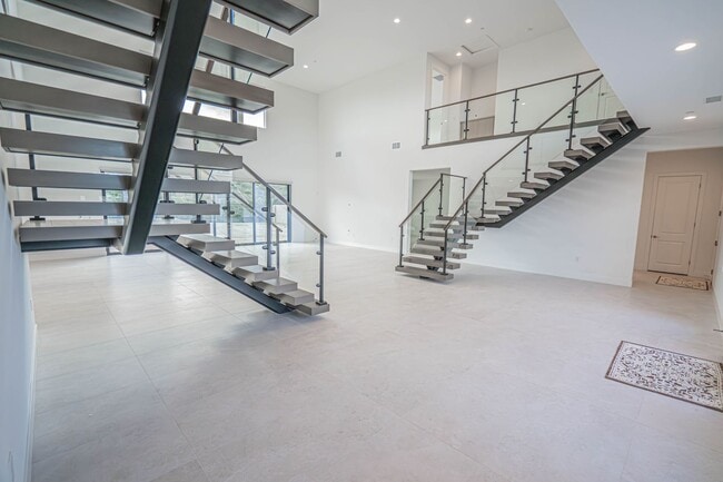 Building Photo - Luxury Smart Home with Green Belt Views in Tesoro Highlands!