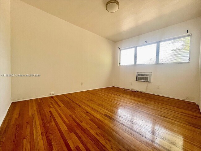 Building Photo - 780 81st St
