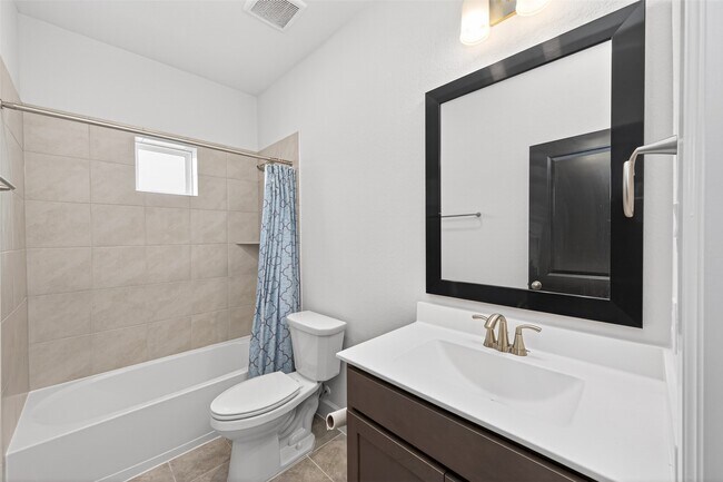 Building Photo - 14327 Vis Vw Dr