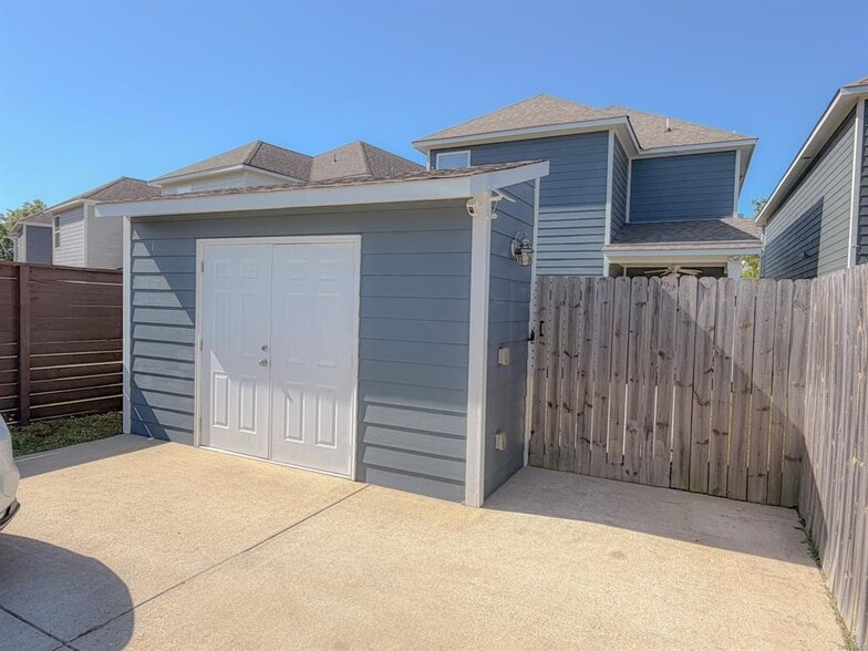 Building Photo - 176 Ave of The Orchards