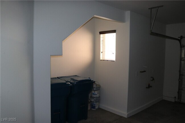 Building Photo - 10211 Glimmering Star Dr