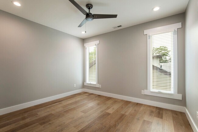 Building Photo - 4 Bedroom/4 Bath St Joseph Home- Available...