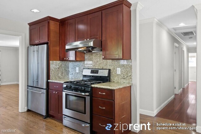 Building Photo - 4 br, 3 bath House - 3103 Millar Avenue, S...