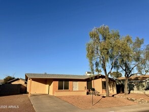 Building Photo - 1802 W Villa Rita Dr