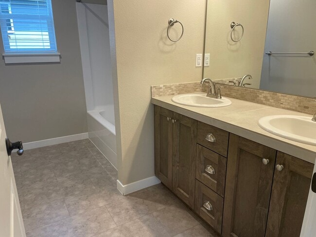 Building Photo - NEWLY BUILT 3 BED/2 BATH OPEN CONCEPT HOME...