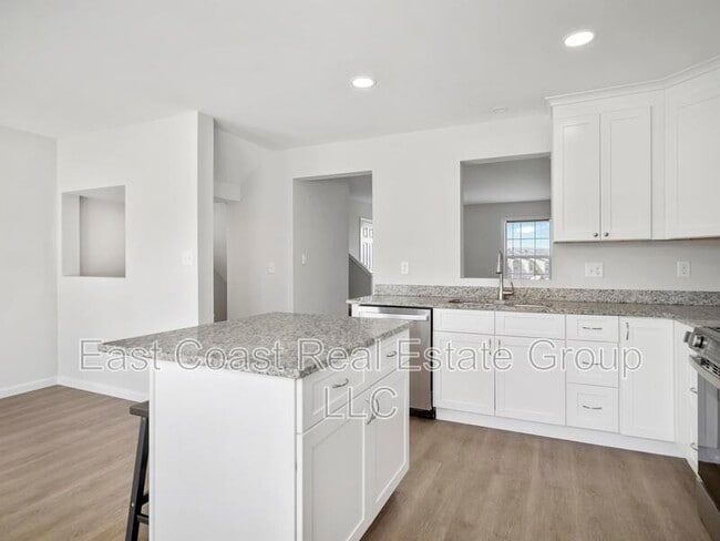 Building Photo - 105 Natural Way