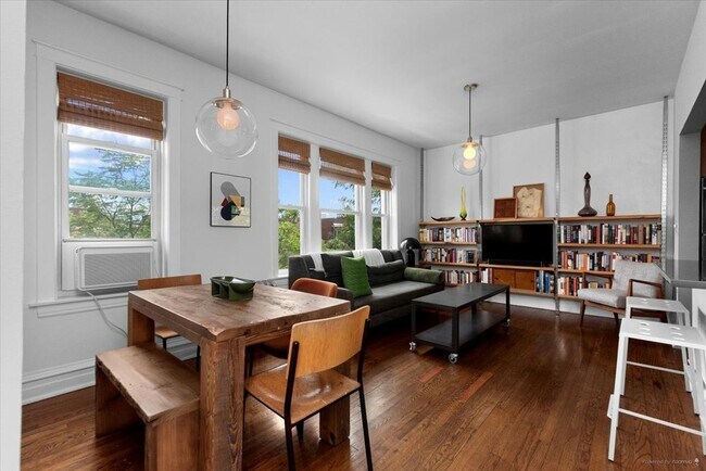 Building Photo - 4862 N Ashland Ave