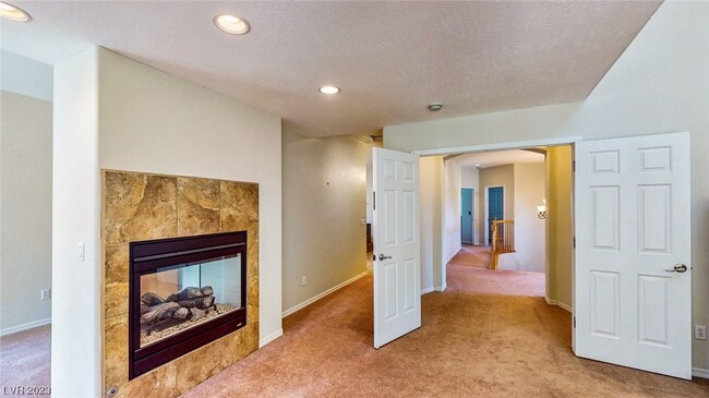Building Photo - 348 Hanbury Manor Ln