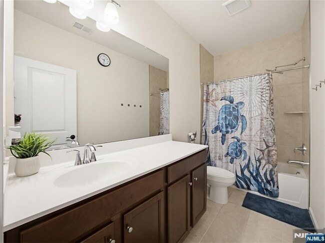 Building Photo - 44 Leahy Dr