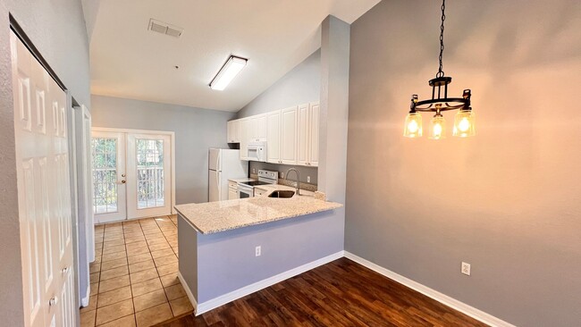 Building Photo - Stylish 2BR/2BA Condo in the Heart of Oviedo – Comfort, Convenience & Resort-Style Living! WASHER...