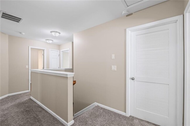 Building Photo - 1346 Dukes Creek Dr