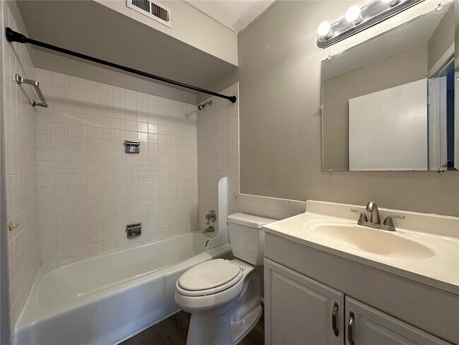 Building Photo - 420 Chapel Ridge Dr