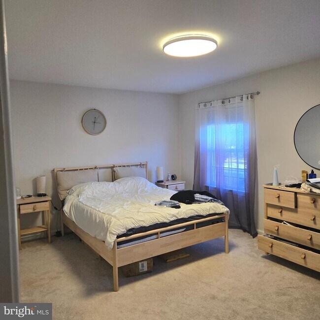 Building Photo - 3336 Spring Ln