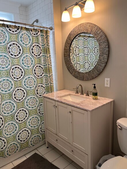 Building Photo - 2555 Emerson Ave S