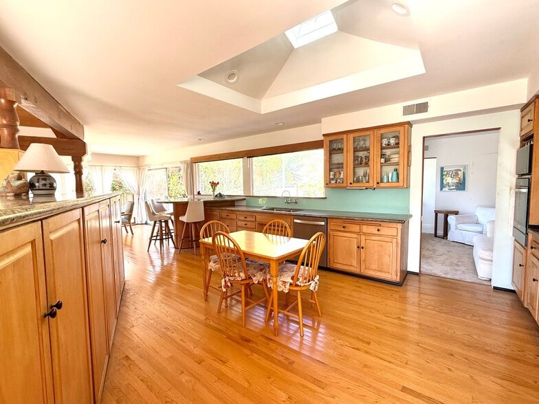 Building Photo - 2508 Vía Amador