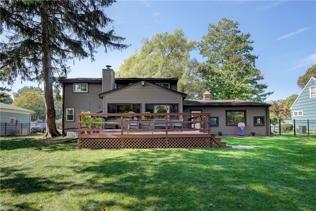 Building Photo - 984 Danby Dr