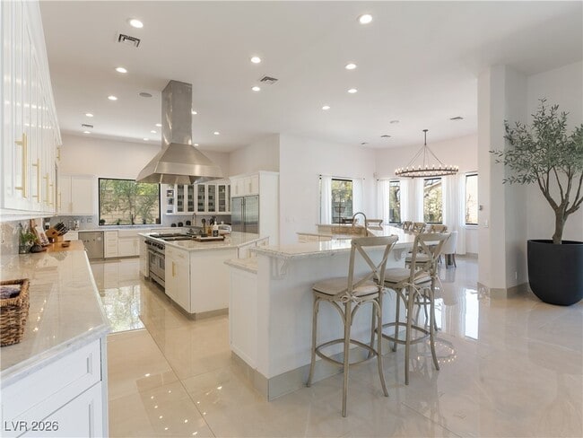 Building Photo - 190 Inveraray Ct