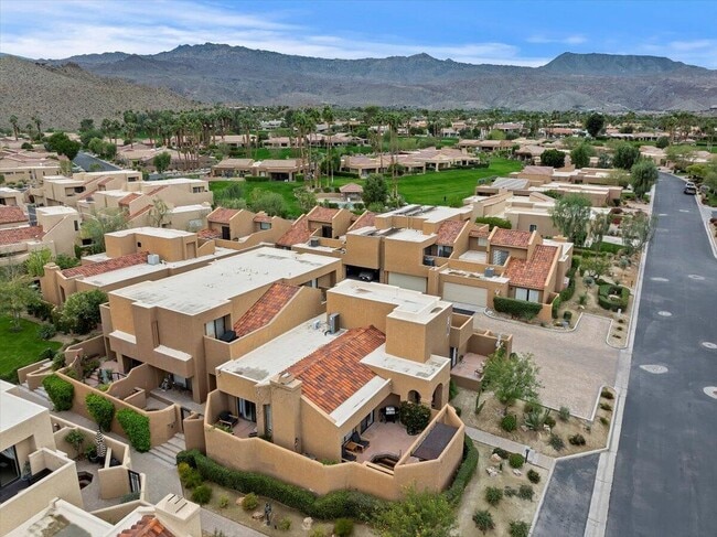 Building Photo - 73417 Foxtail Ln