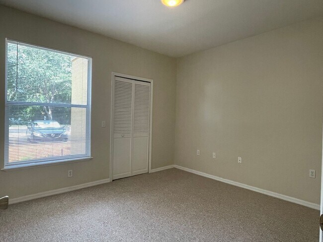 Building Photo - 2br/1ba First Floor Visconti Condo!