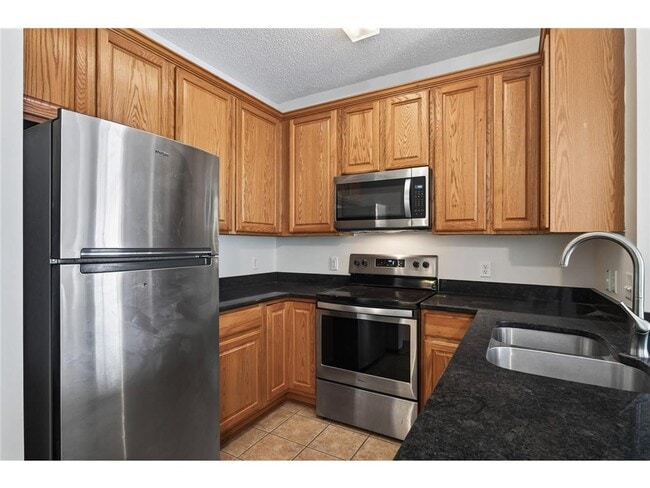 Building Photo - 6581 Olive Ln N