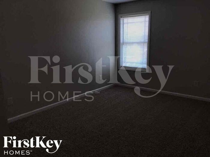 Building Photo - 260 Village Broad St