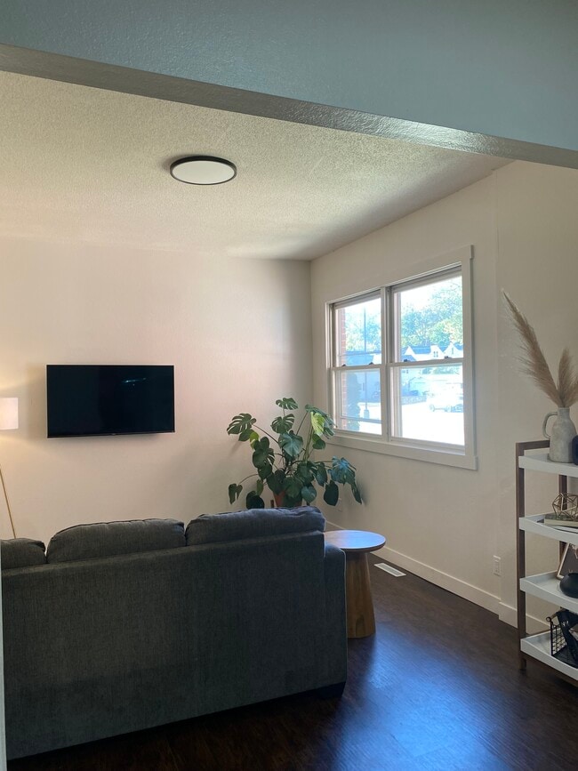 Building Photo - Whittier Apartments