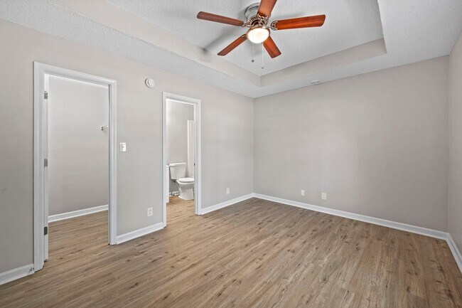 Building Photo - Beautifully Renovated Home!