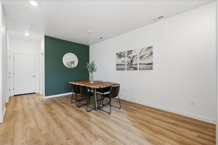 Building Photo - 4226 W Perspective St