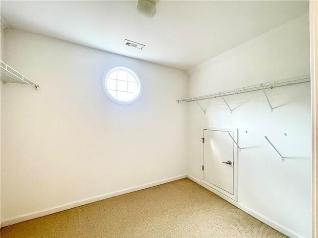 Building Photo - 555 Vinings Springs Dr SE