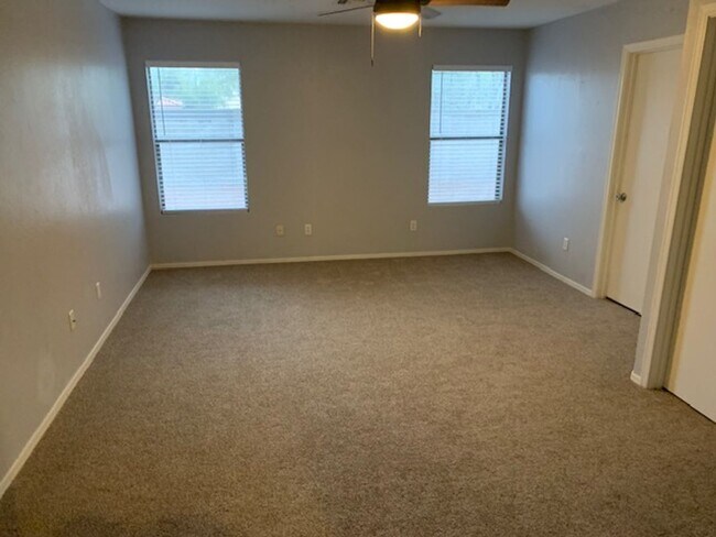 Building Photo - 3 Bedroom in East Mesa