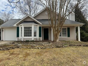 Building Photo - 3BR 2BA One Story Home with Fenced Backyard