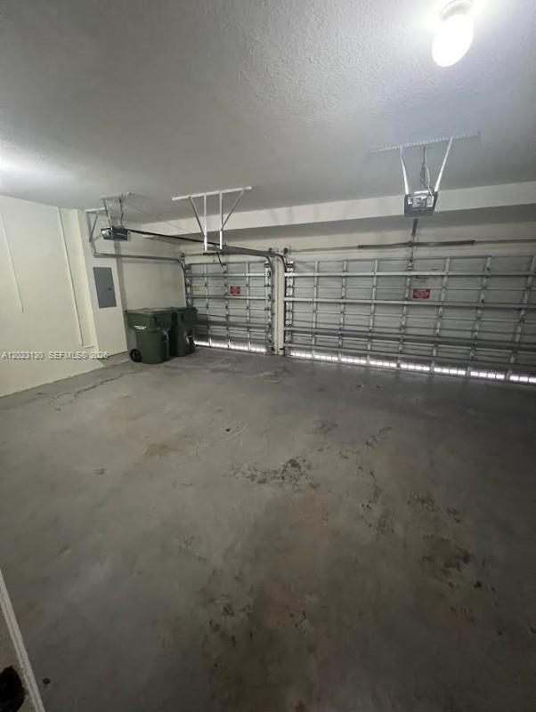 Building Photo - 1423 NE 40th Rd