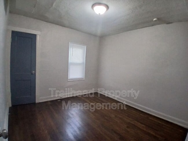 Building Photo - 104 N Indiana Ave