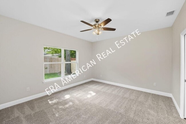 Building Photo - 721 Fairview Dr