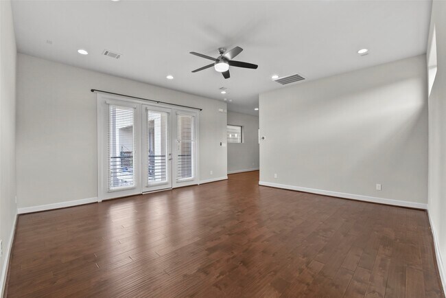 Building Photo - 2109 Winbern St