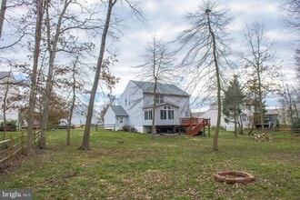 Building Photo - 8008 High Oak Rd
